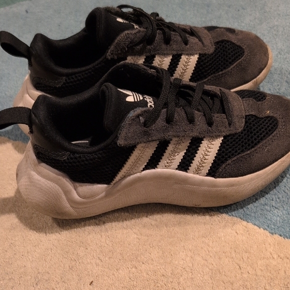 Adidas Kids Black and White Sneakers - Picture 5 of 6